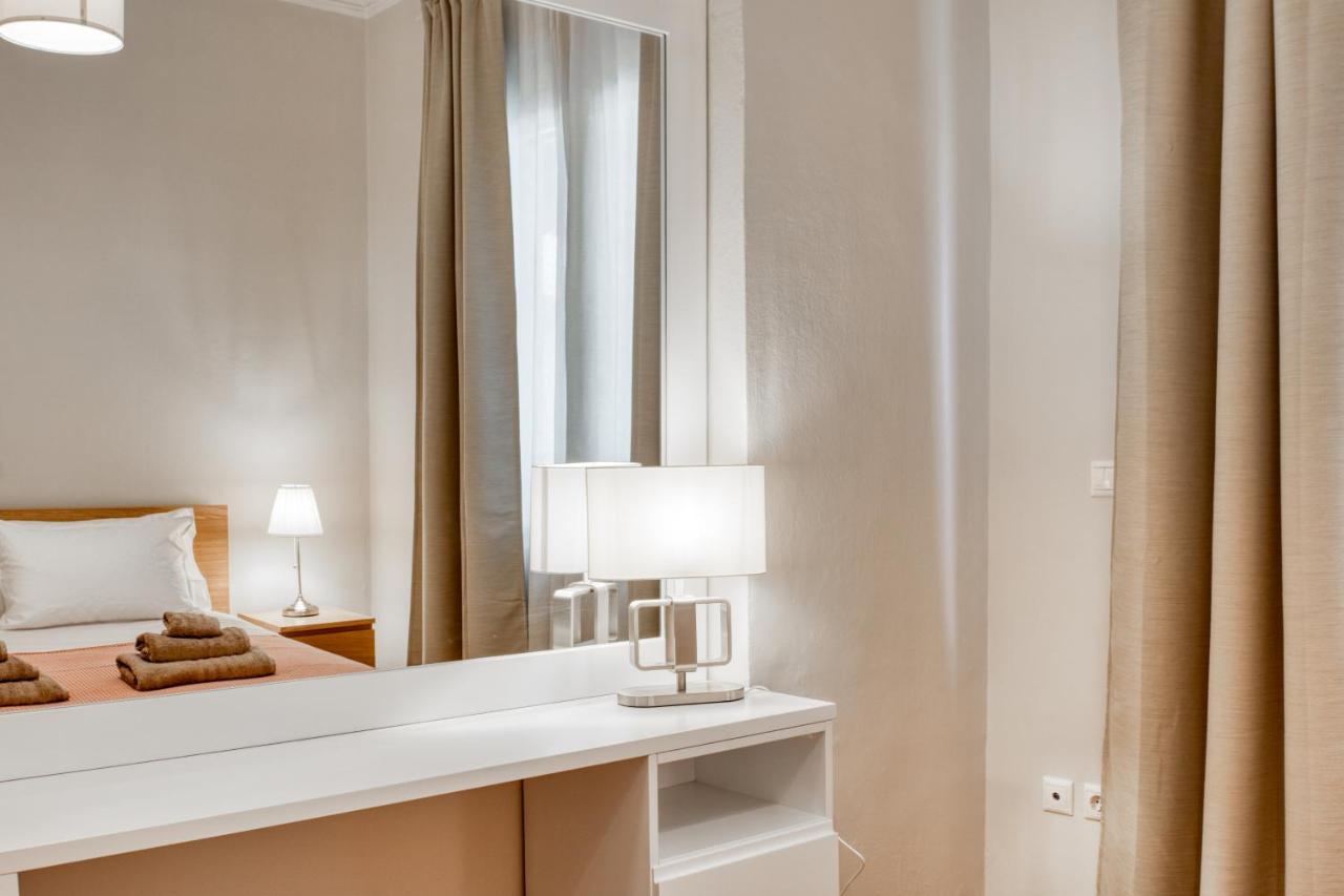 Modern 2-Bedroom Apt, 200M From The Acropolis アテネ エクステリア 写真
